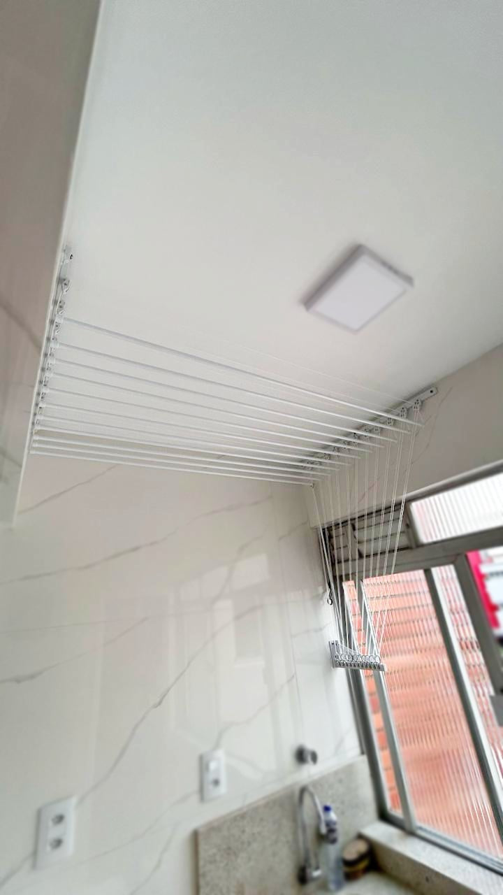 Varal Individual de Parede a Parede Comando com Suporte L