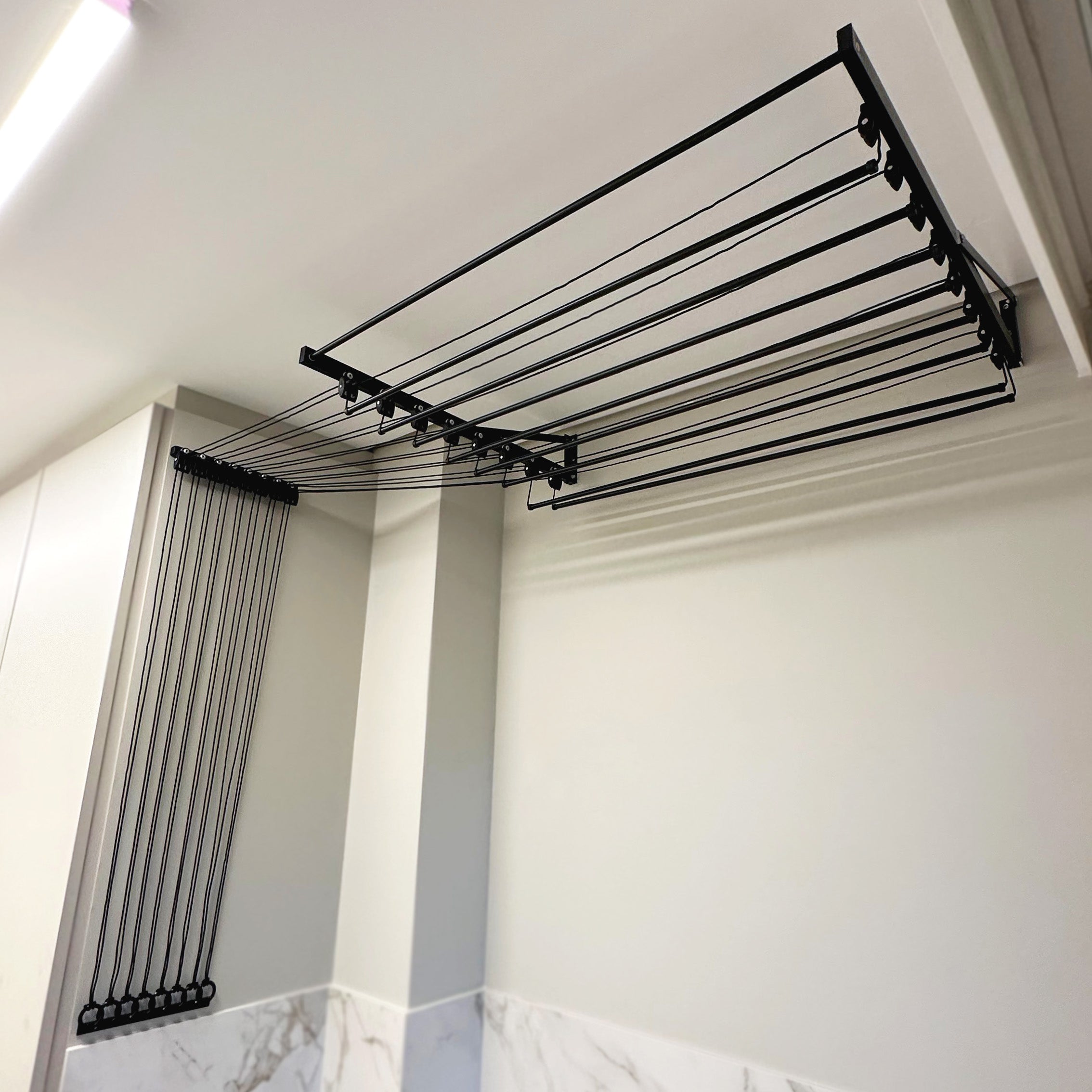 Varal Individual de Parede com Jogo de Roldanas Preto