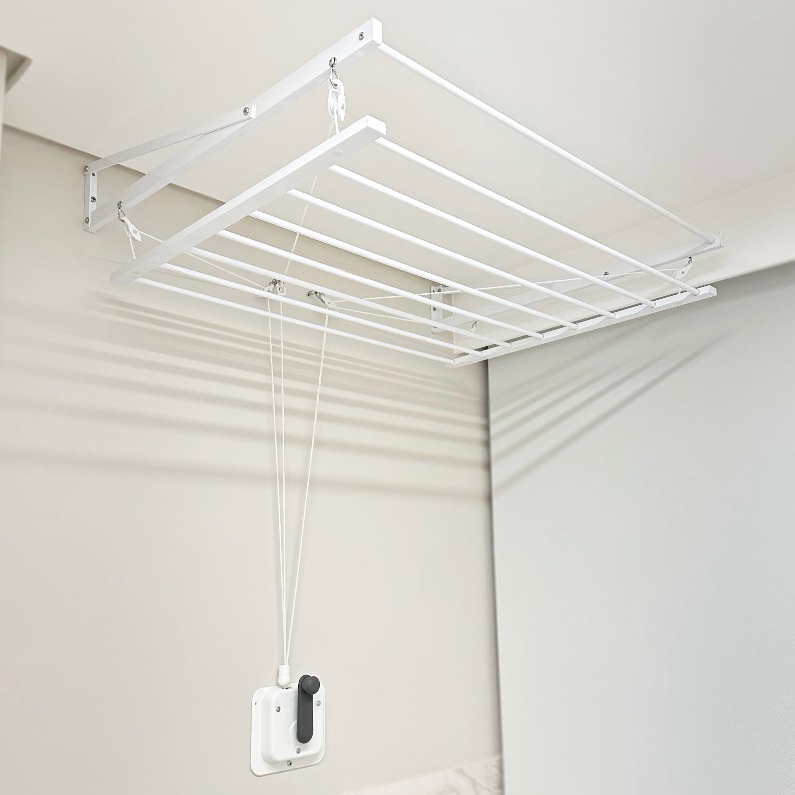 Varal Tradicional de Parede com Manivela