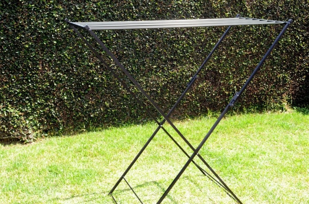 Varal de Chão para Lençol Preto