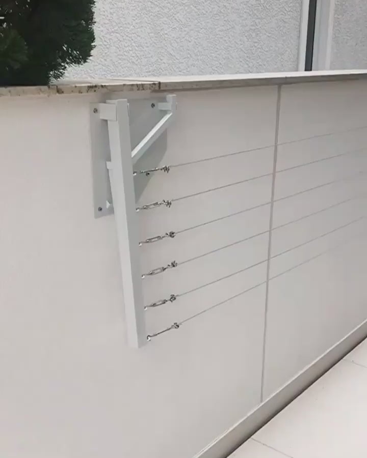 Varal Artesanal de Muro Retrátil