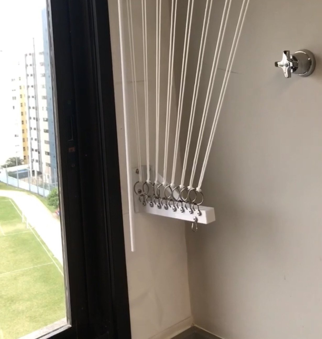 Varal Individual de Parede Comando com Suporte L